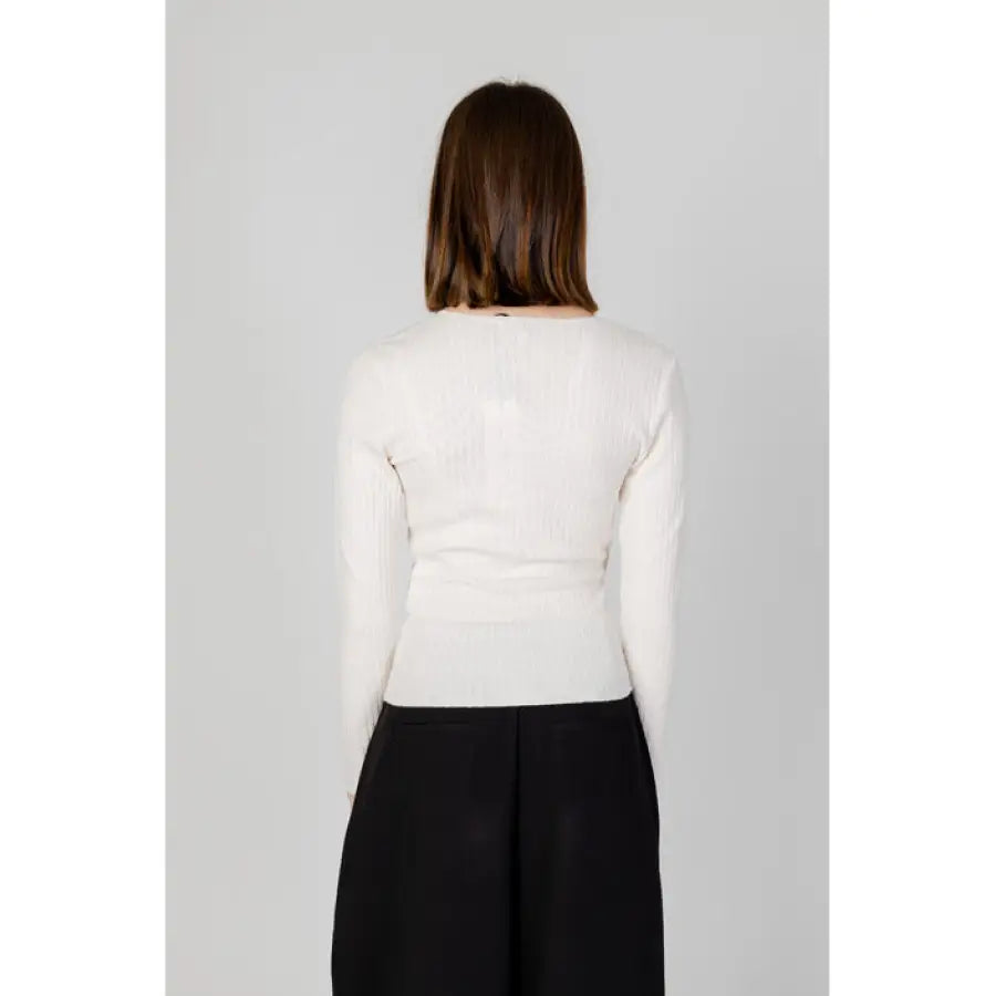 
                      
                        Ivory knit sweater from Morgan De Toi women knitwear collection, fifth design
                      
                    